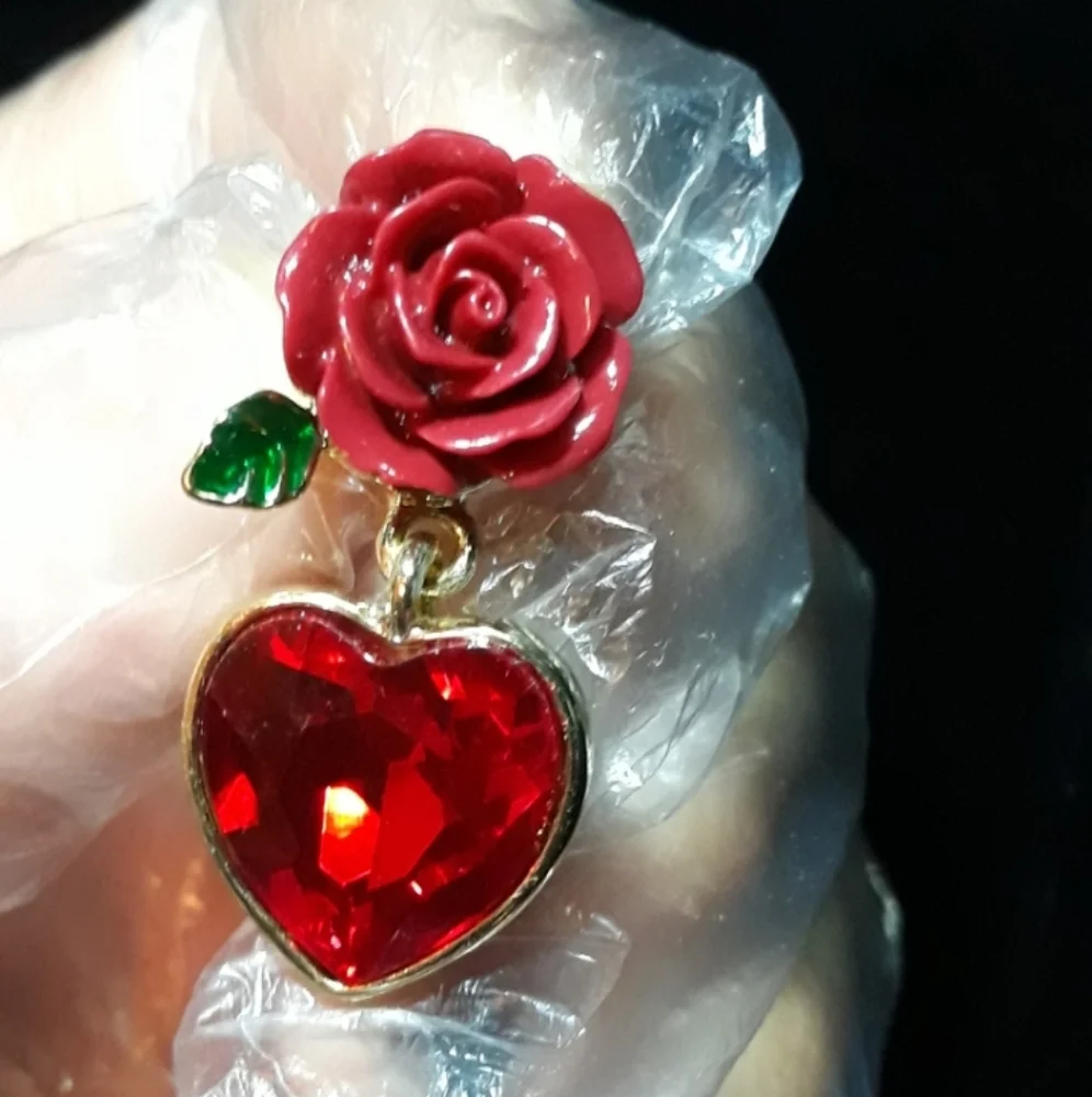 Happy Heart Day from Betsy!  N5 - Picture 3 of 3